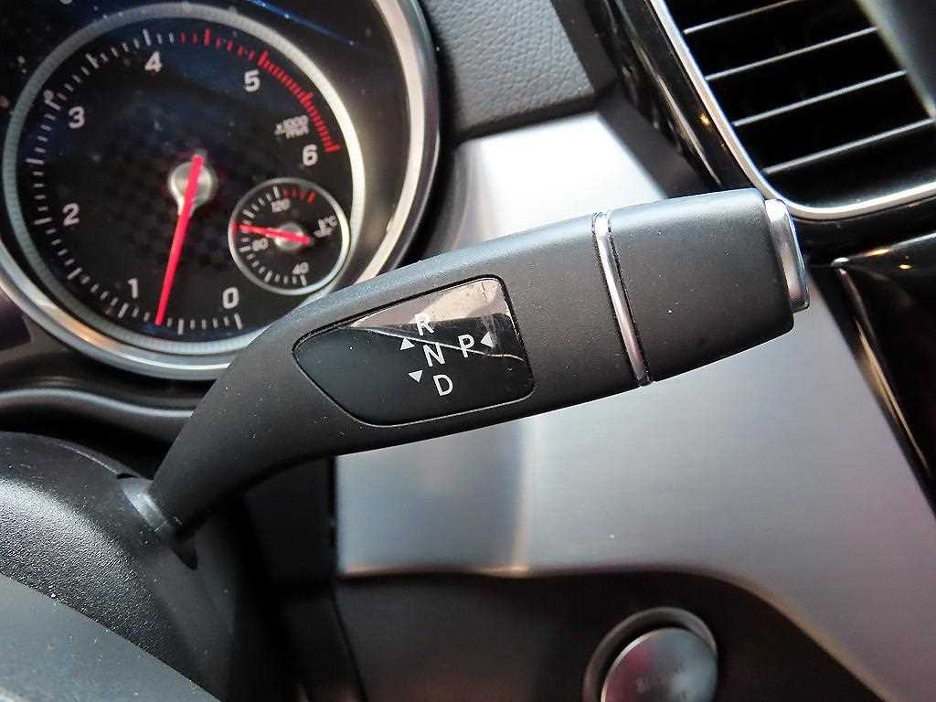 Mercedes Benz GLE Class - Vista 10