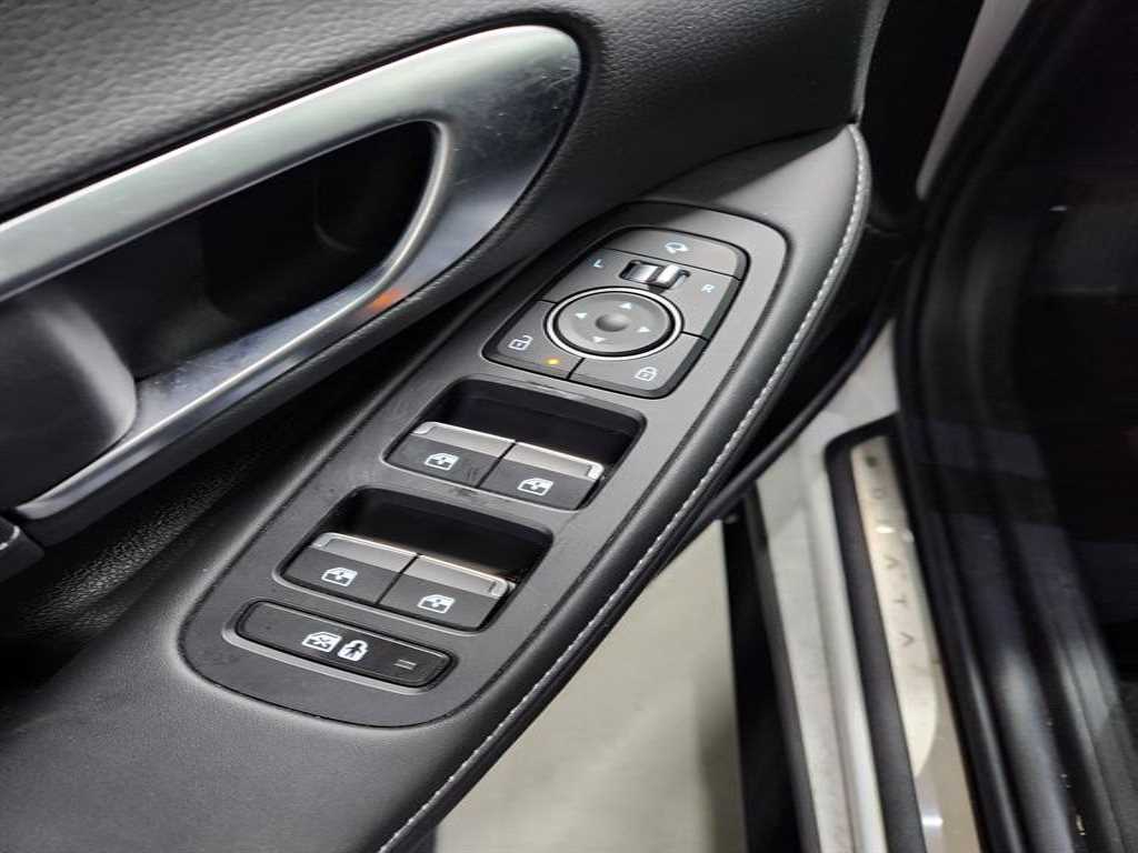 HYUNDAI Sonata - Vista 11