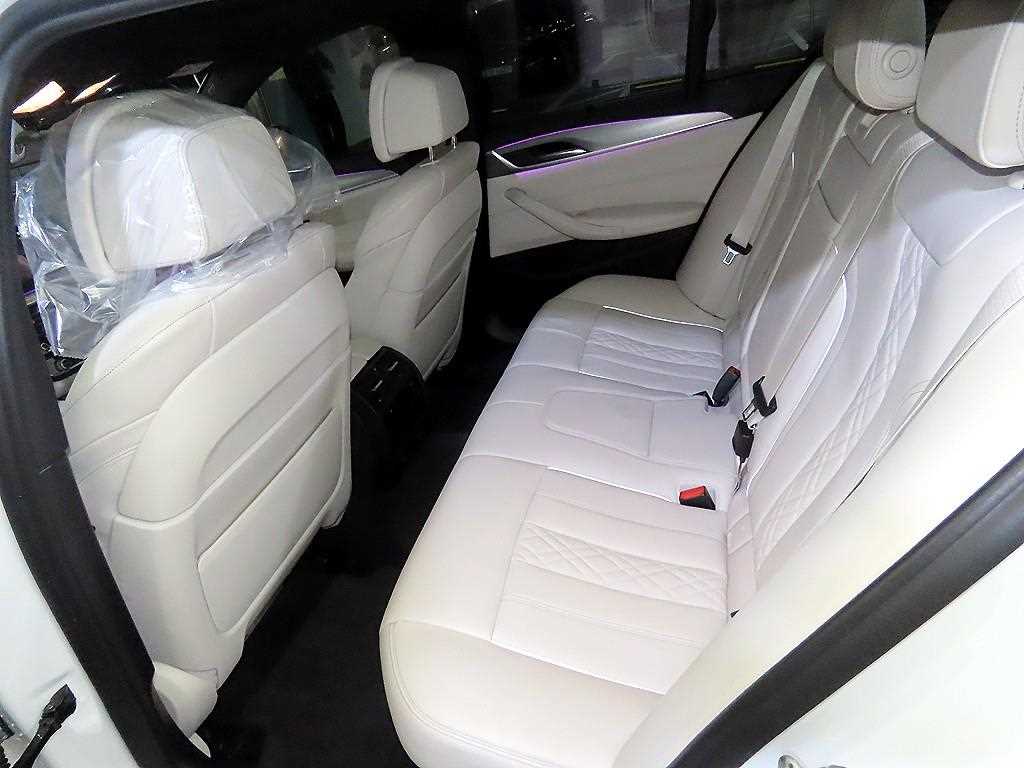 BMW 5 Series - Vista 8