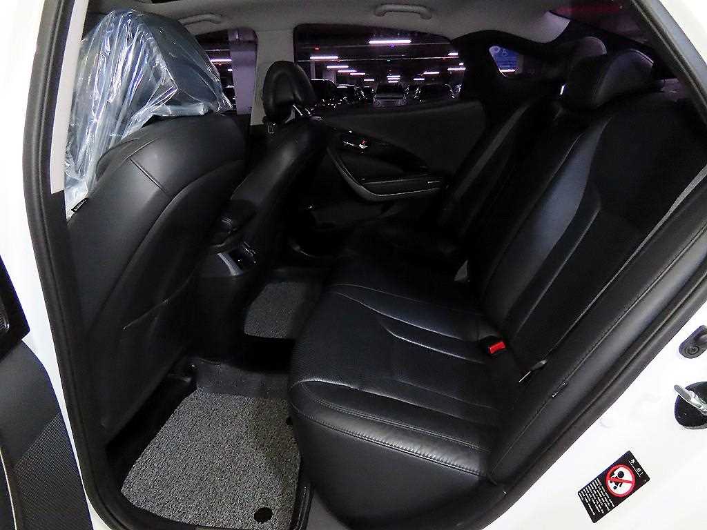 HYUNDAI Grandeur - Vista 7