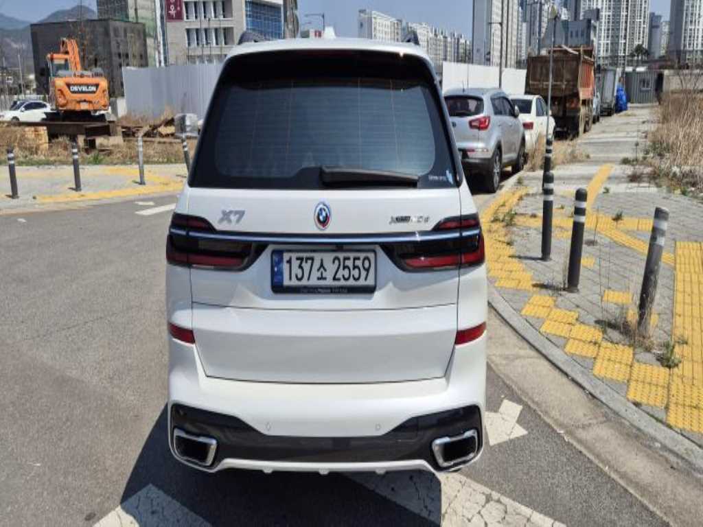 BMW X7 - Vista 5