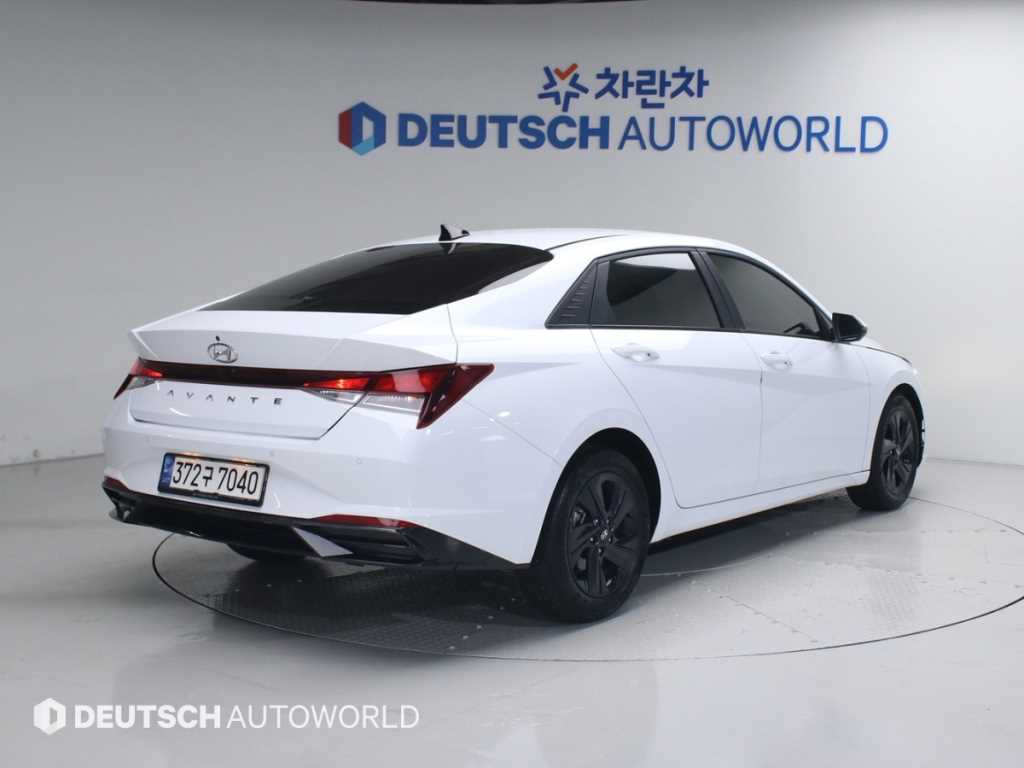 HYUNDAI Avante - Vista 3