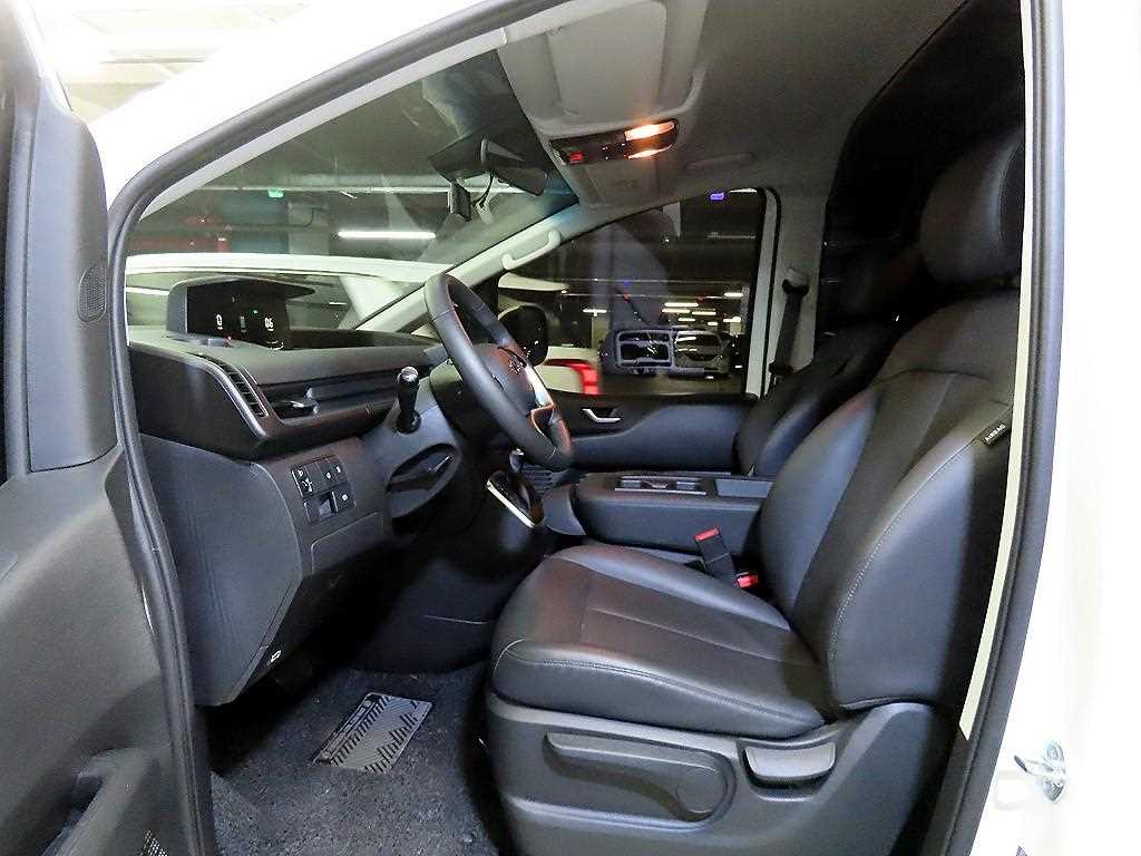 HYUNDAI Staria - Vista 6