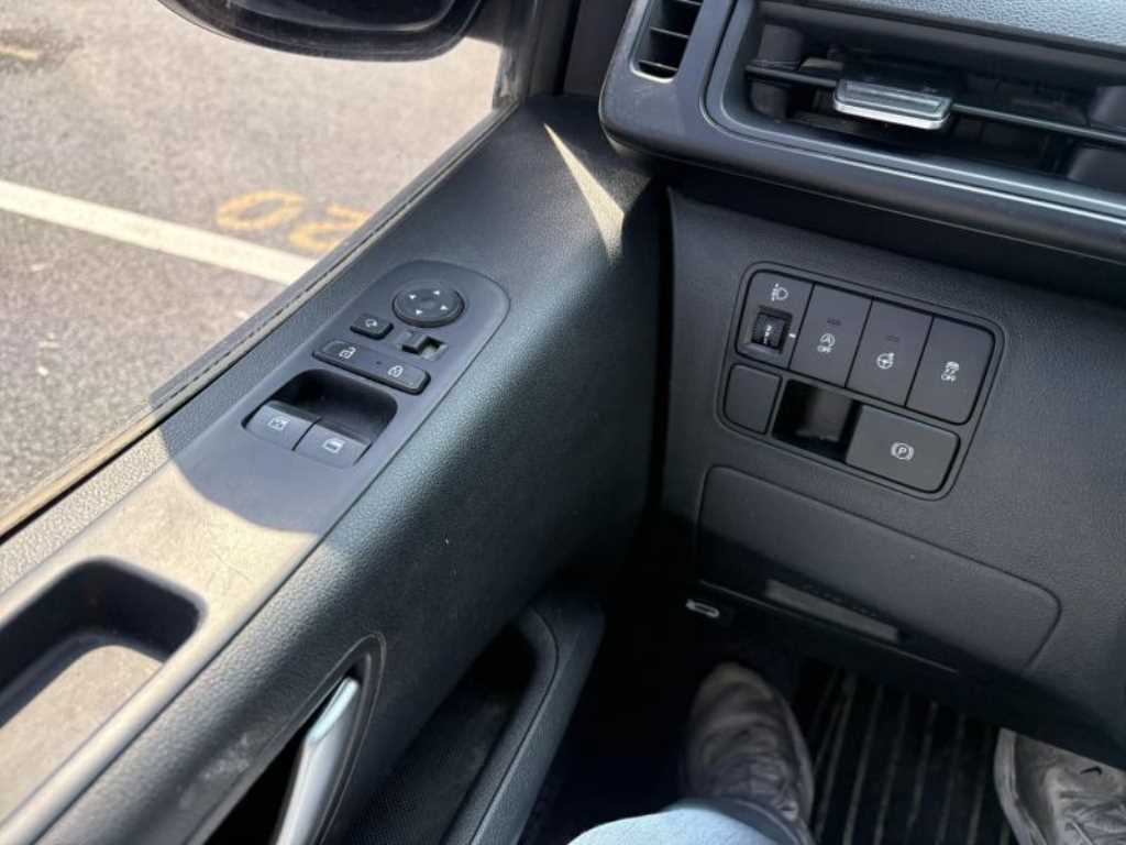 HYUNDAI Staria - Vista 8