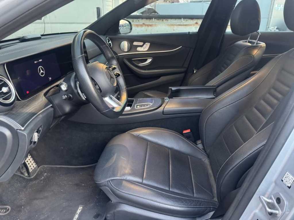 Mercedes Benz E class - Vista 3