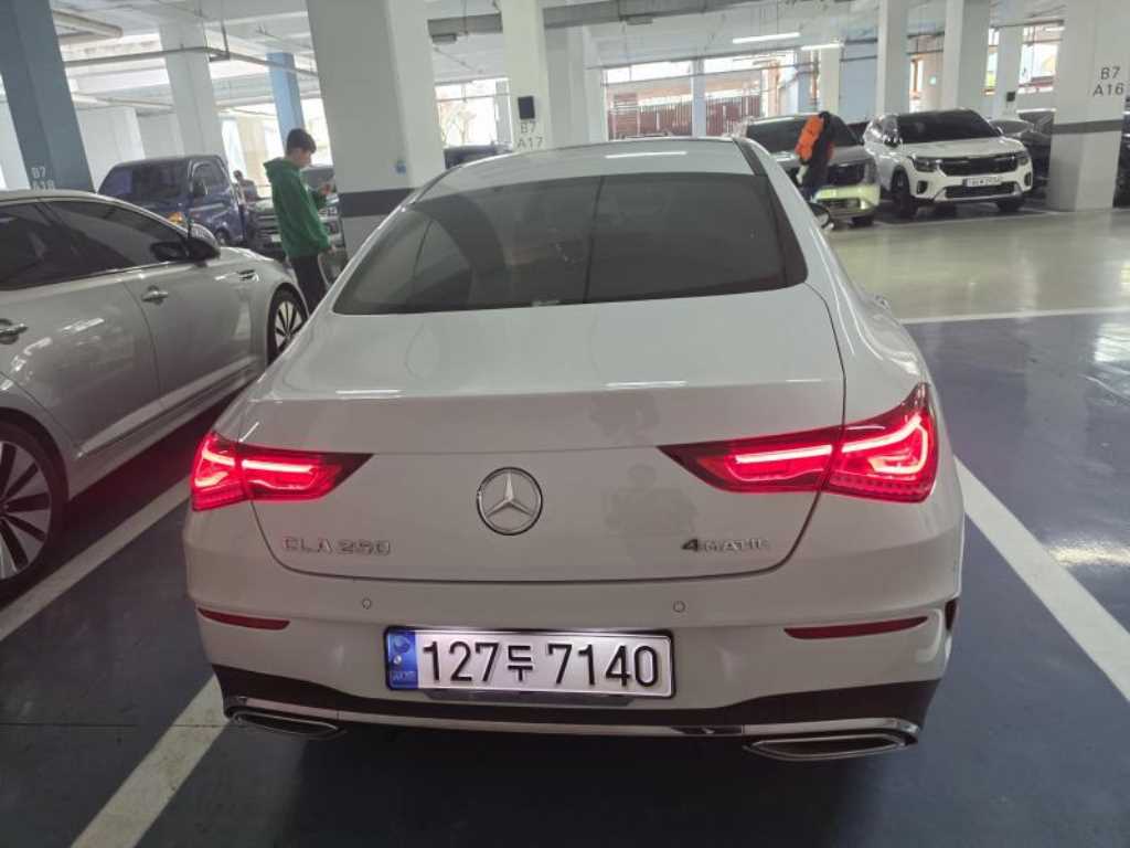 Mercedes Benz CLA Class - Vista 4