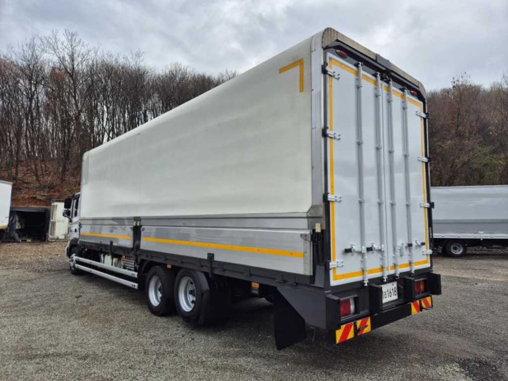 medium and large cargo truck - Vista 4