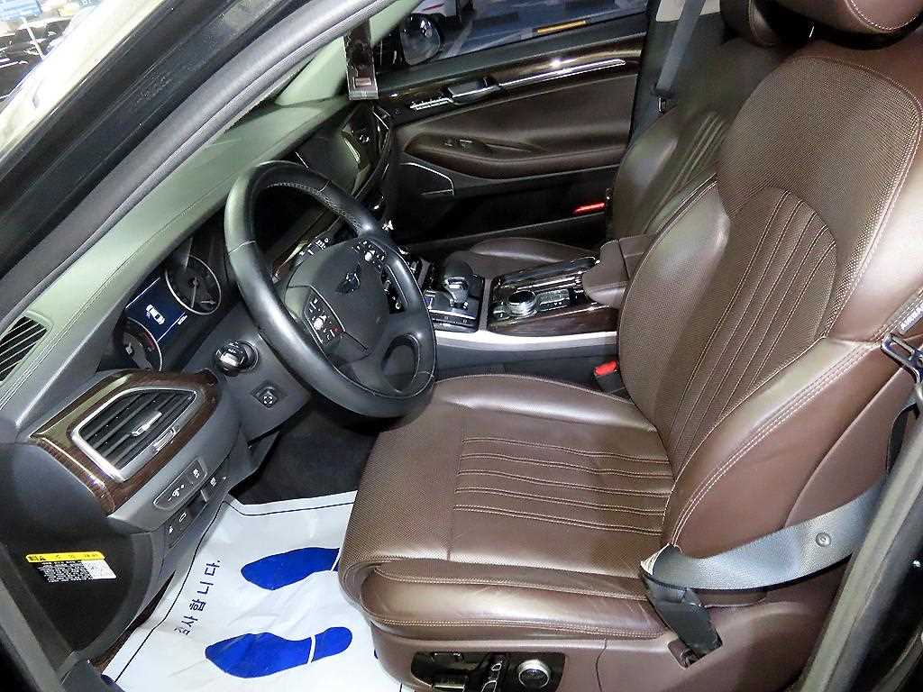 Genesis EQ900 - Vista 6