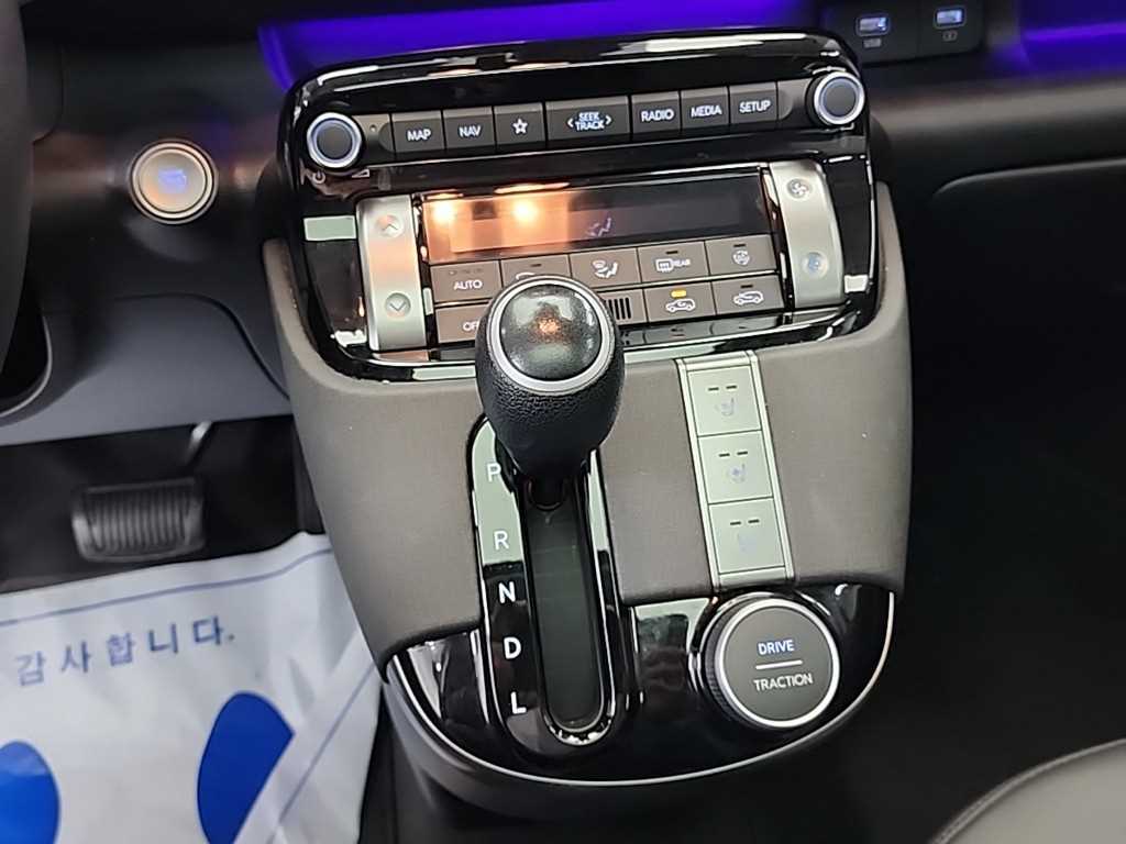 HYUNDAI Casper - Vista 8