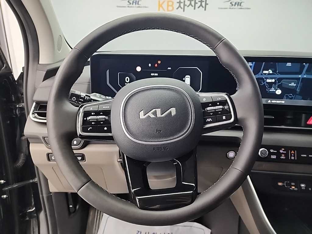 KIA Carnival - Vista 10