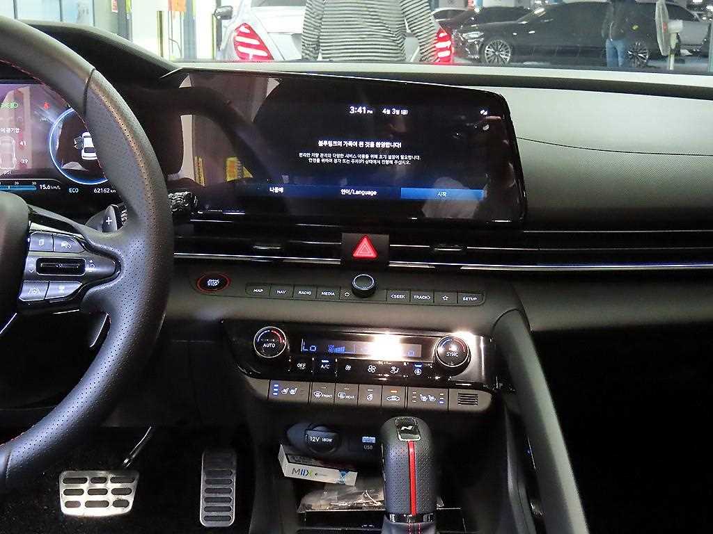 HYUNDAI Avante - Vista 11