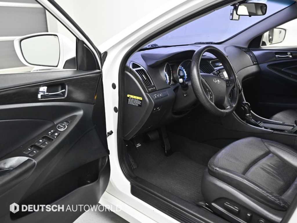 HYUNDAI Sonata - Vista 11