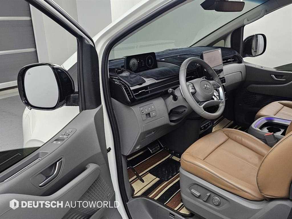 HYUNDAI Staria - Vista 10