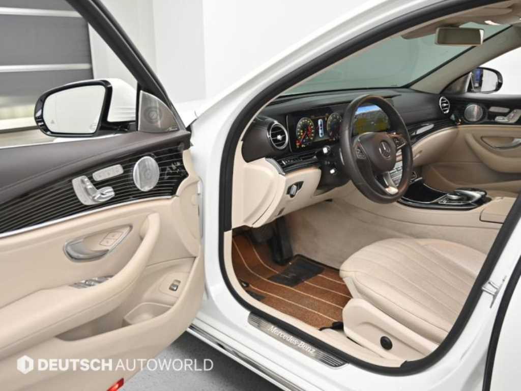 Mercedes Benz E class - Vista 11