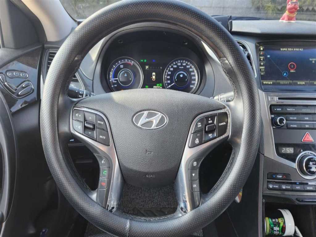 HYUNDAI Grandeur - Vista 9