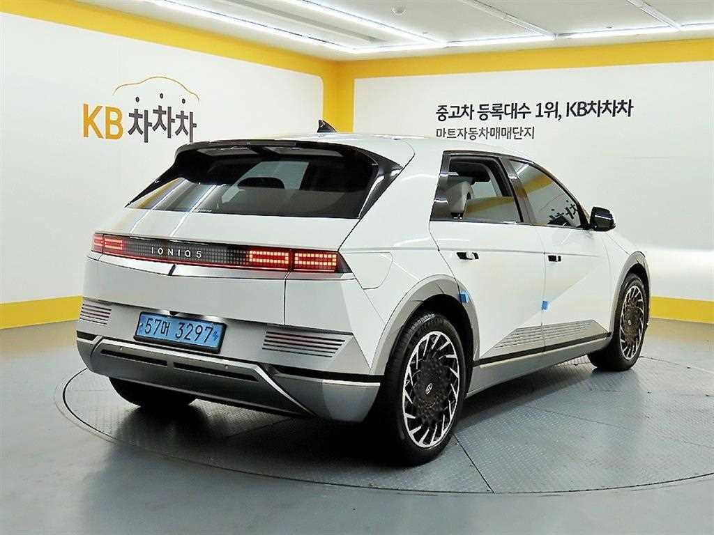 HYUNDAI Ioniq 5 - Vista 4