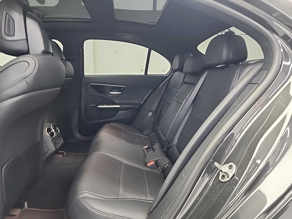 Mercedes Benz C Class - Vista 12