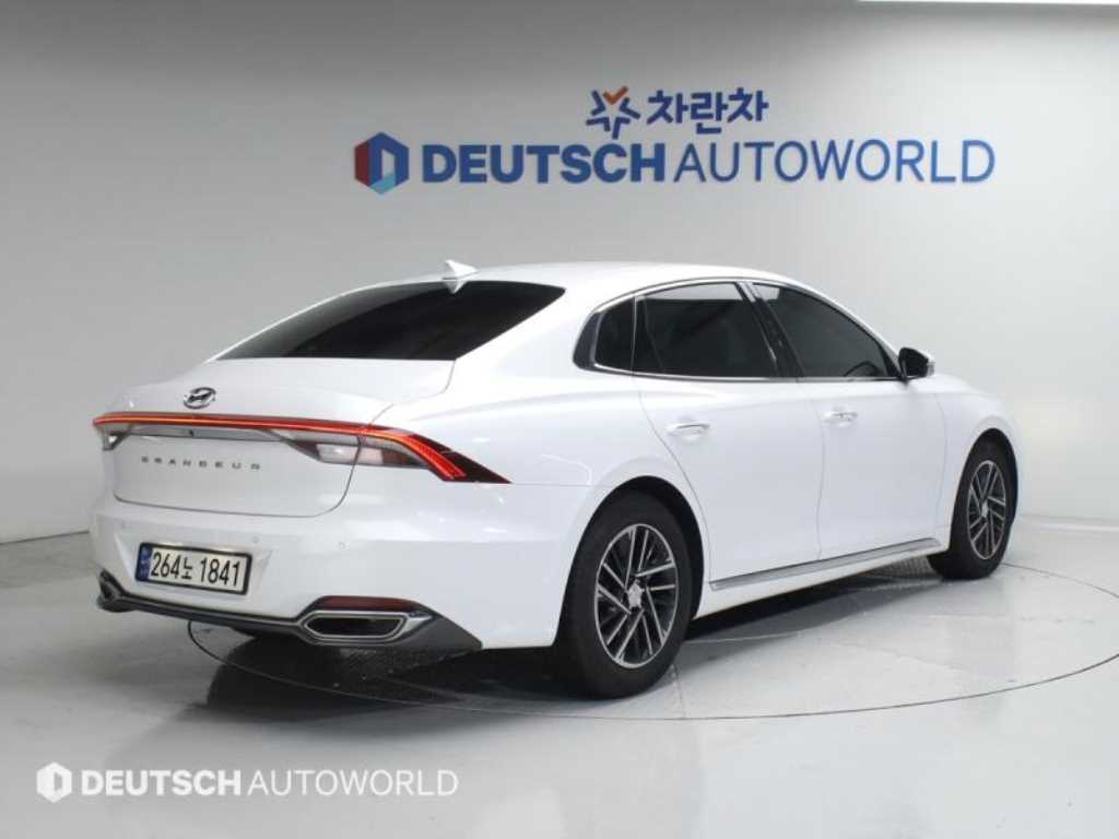 HYUNDAI Grandeur - Vista 2