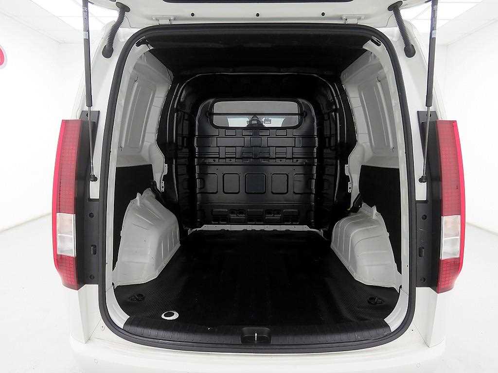 HYUNDAI Staria - Vista 5