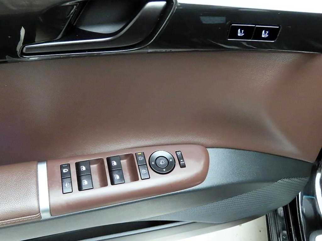 HYUNDAI Grandeur - Vista 10