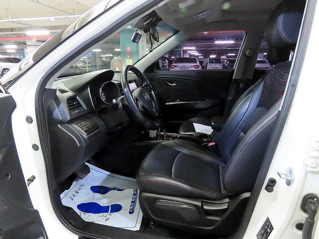 Ssangyong Tivoli - Vista 6