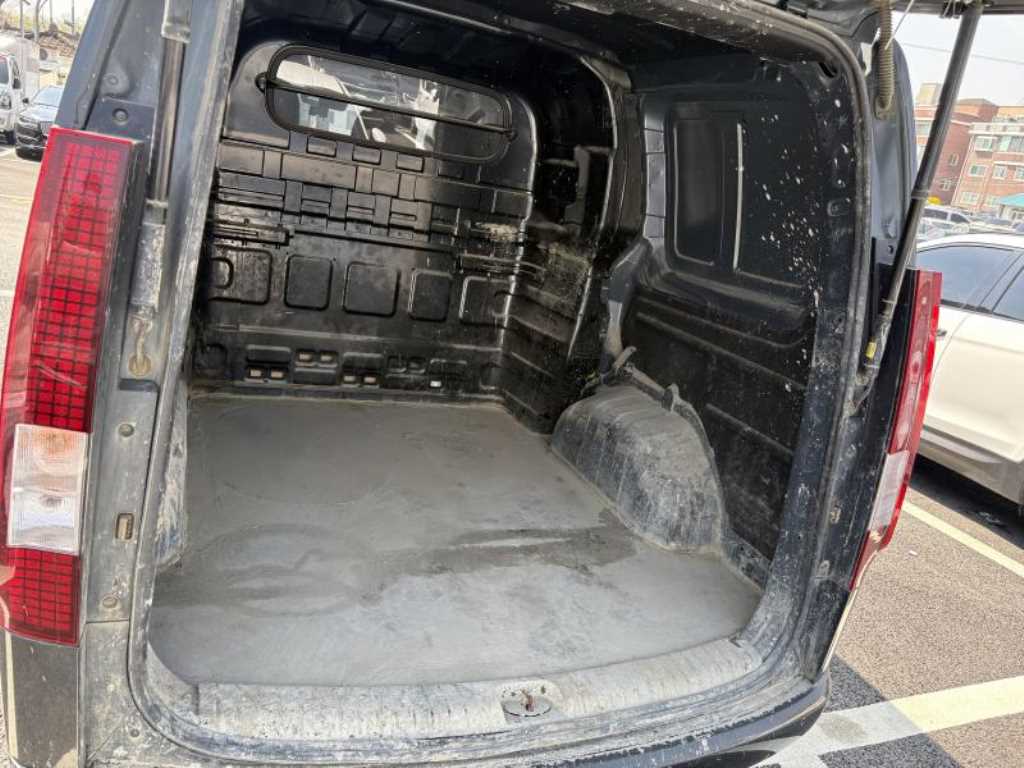 HYUNDAI Staria - Vista 11