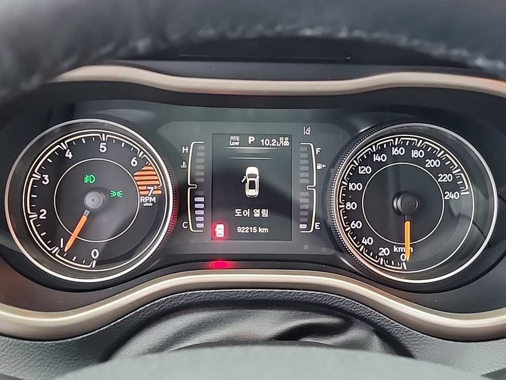 Jeep Cherokee - Vista 6