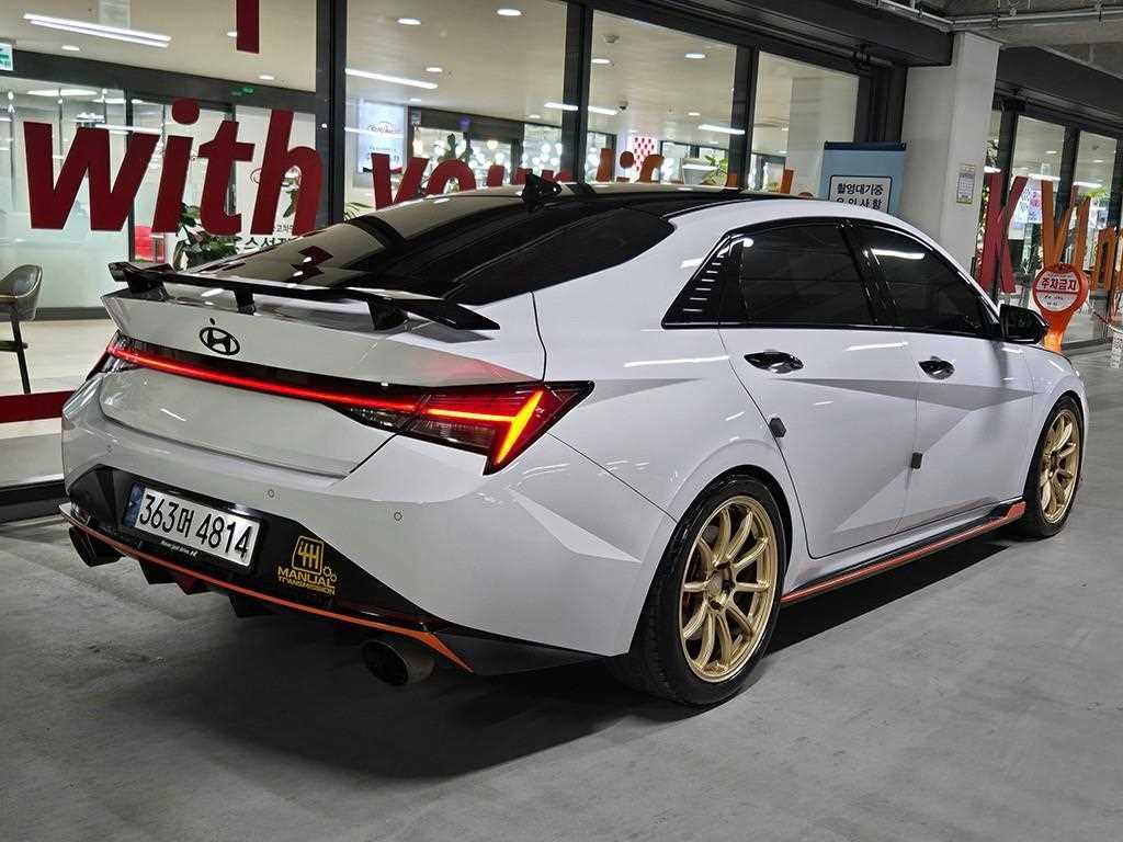 HYUNDAI Avante - Vista 4