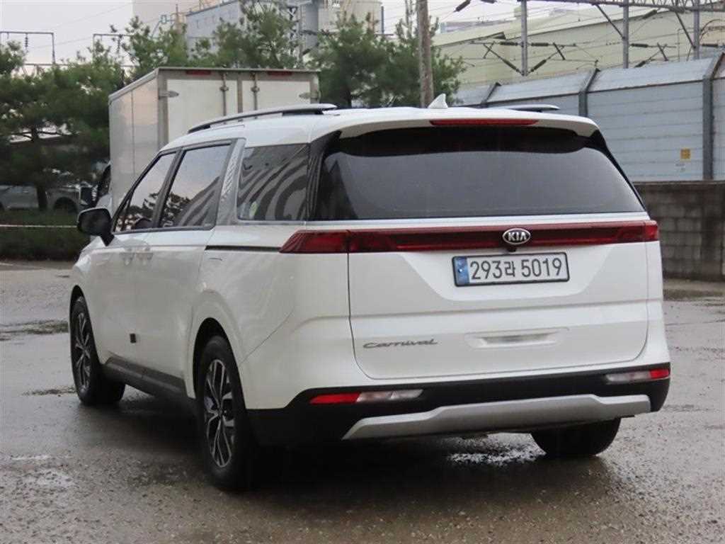 KIA Carnival - Vista 3