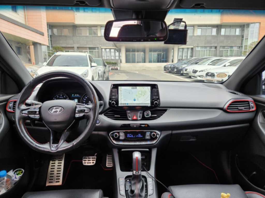 HYUNDAI i30 - Vista 3