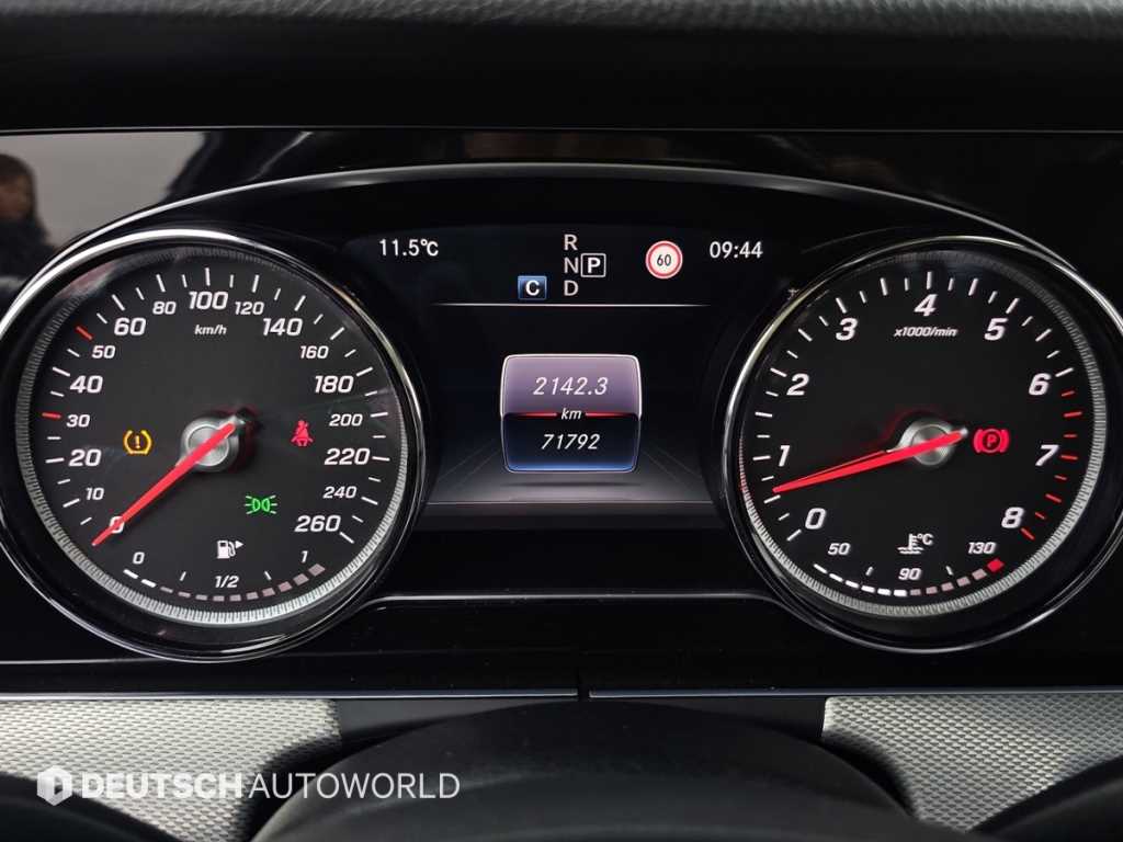 Mercedes Benz E class - Vista 8