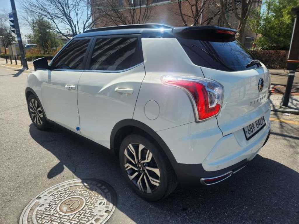 Ssangyong Tivoli - Vista 4