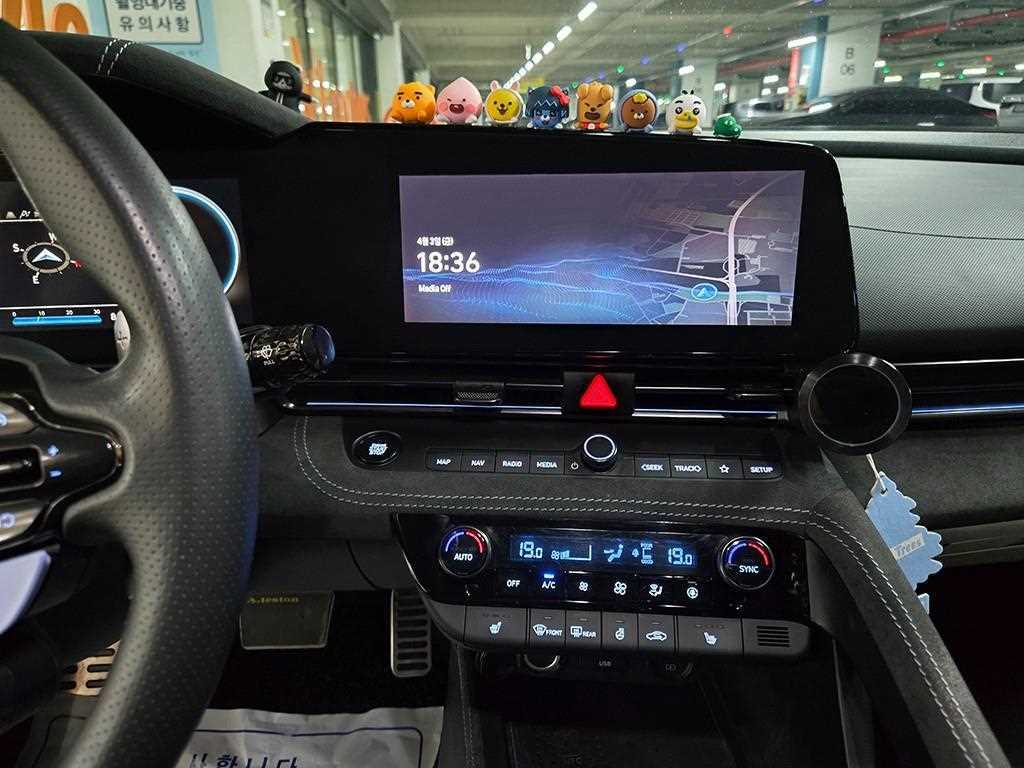 HYUNDAI Avante - Vista 11