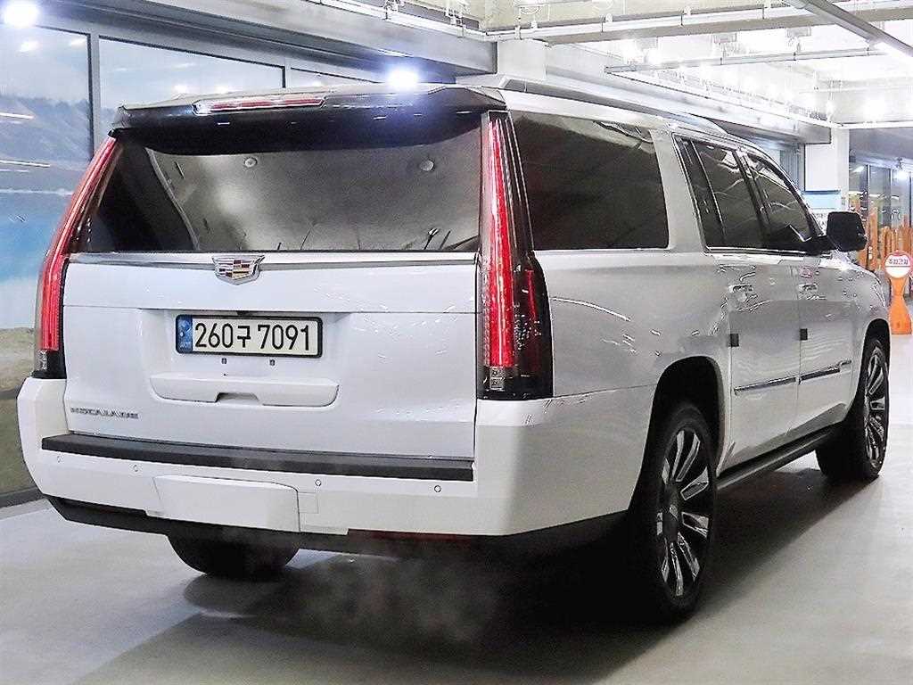 Cadillac Escalade - Vista 4