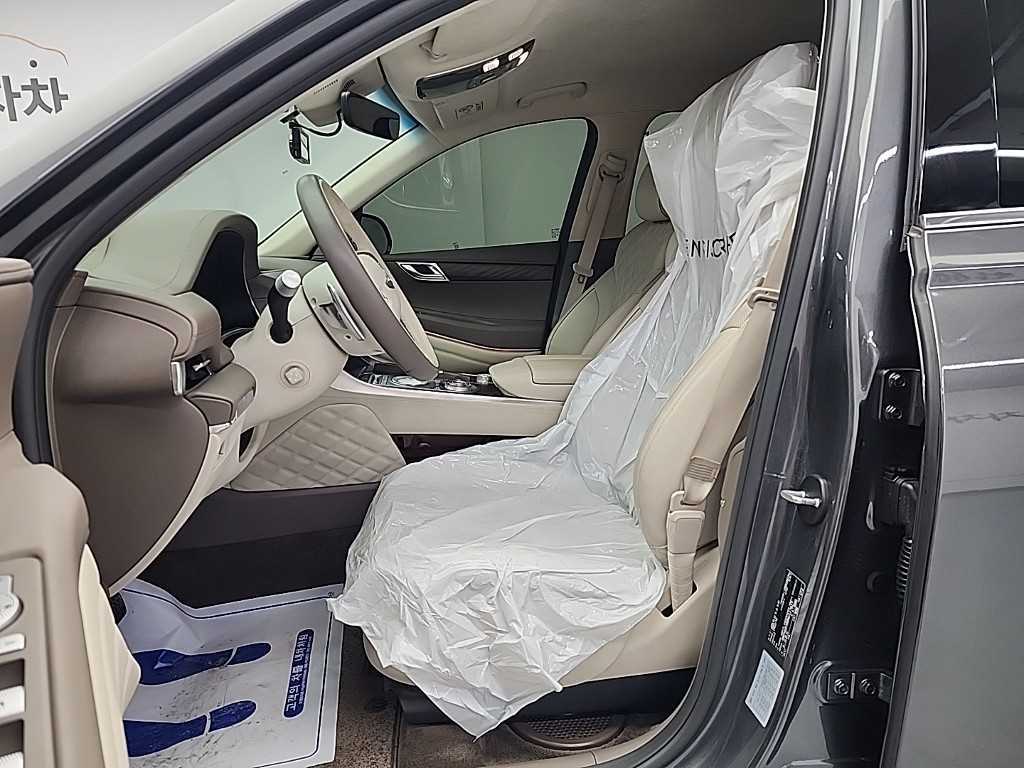 Genesis GV80 - Vista 11