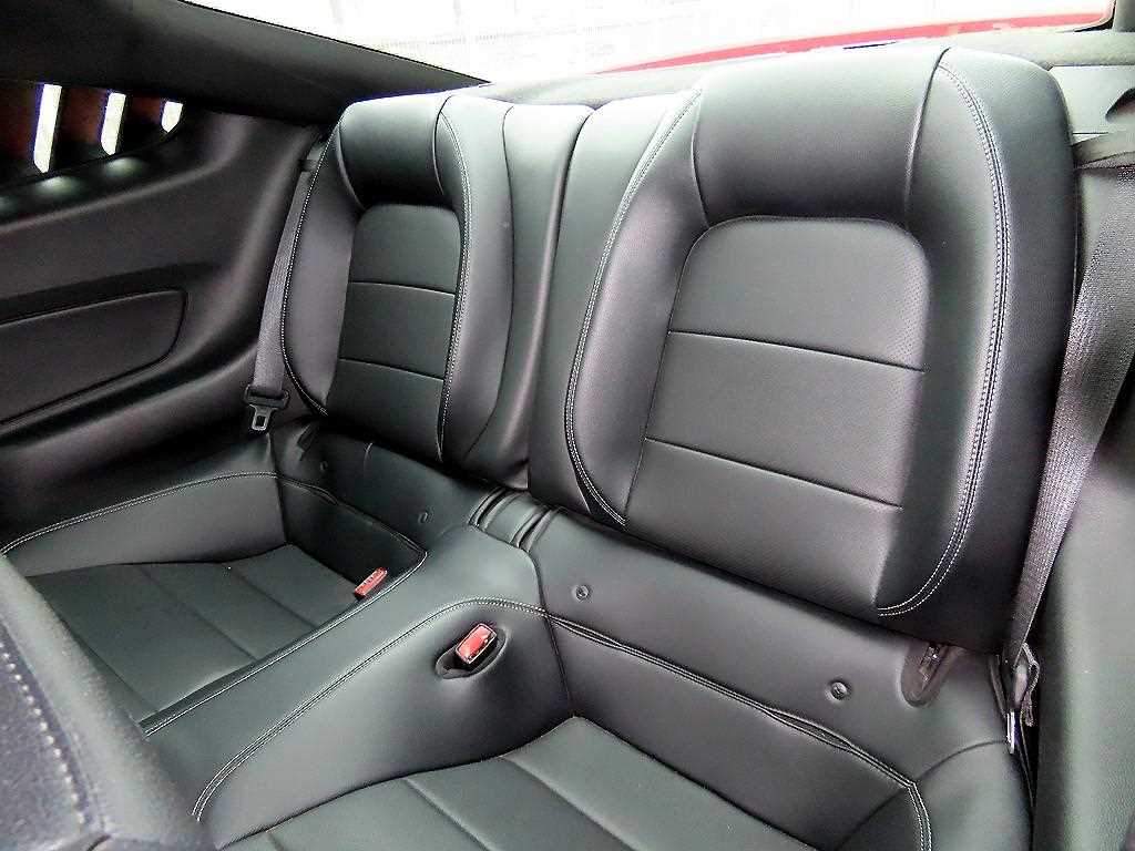 Ford Mustang - Vista 6