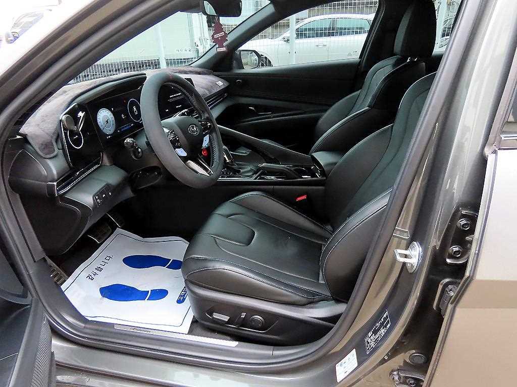 HYUNDAI Avante - Vista 5