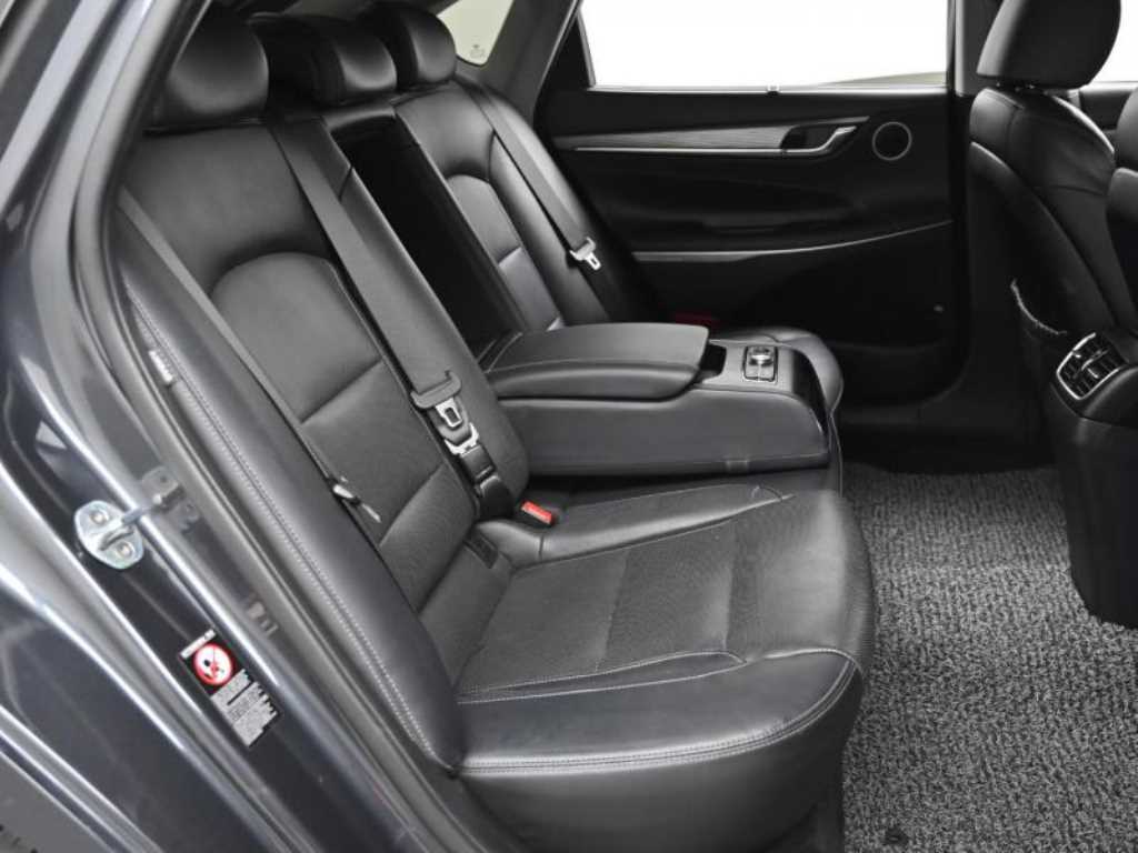 HYUNDAI Grandeur - Vista 12