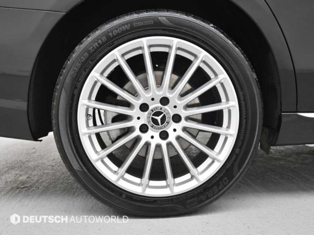 Mercedes Benz E class - Vista 5