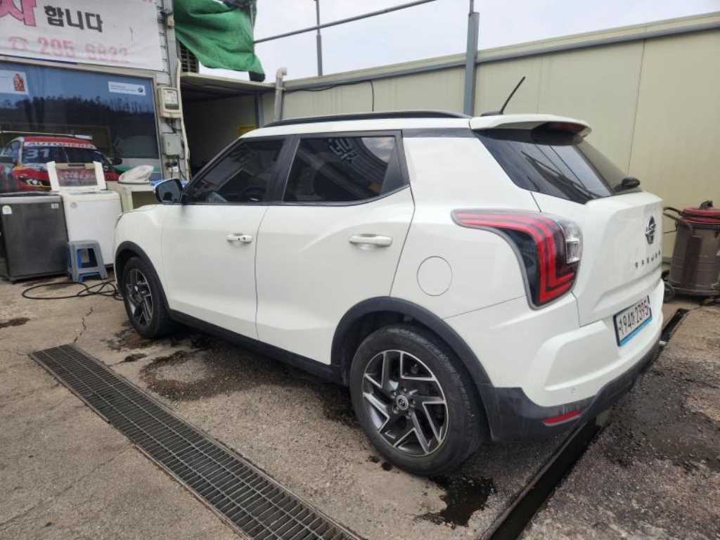 Ssangyong Tivoli - Vista 3