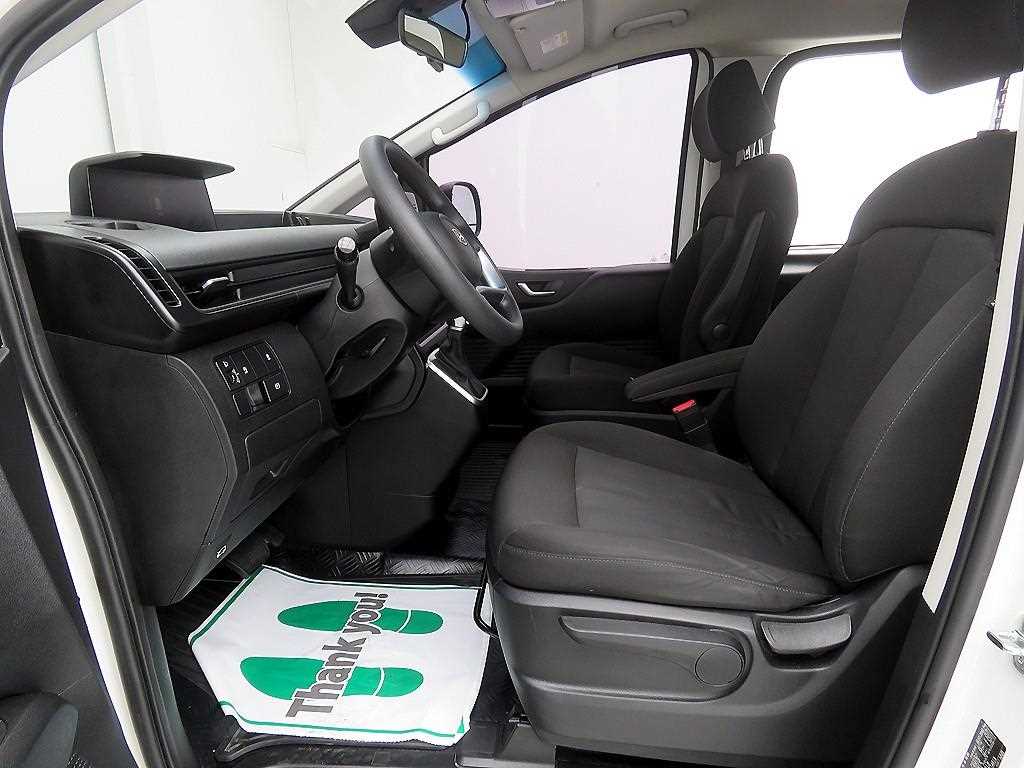 HYUNDAI Staria - Vista 7