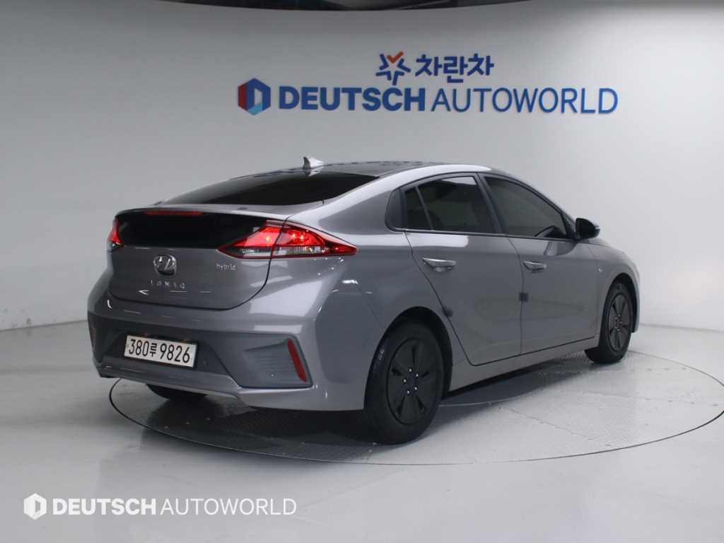 HYUNDAI Ioniq - Vista 2