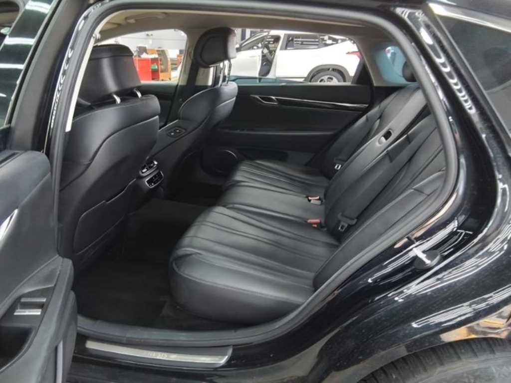 Genesis G80 - Vista 8