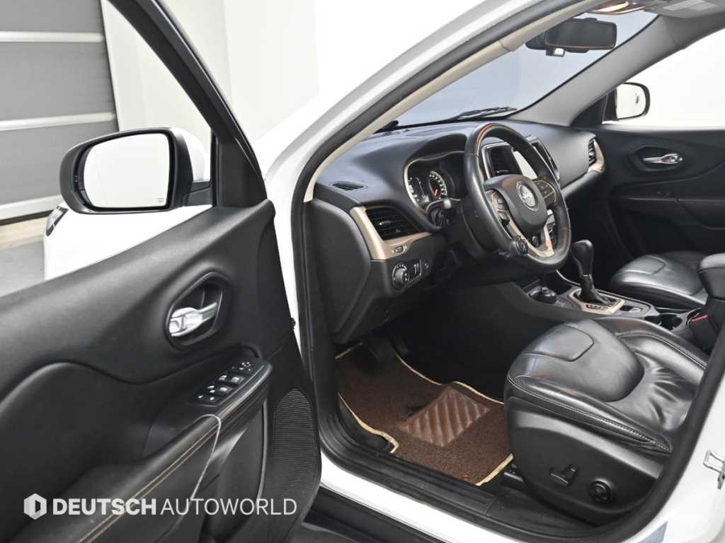 Jeep Cherokee - Vista 11