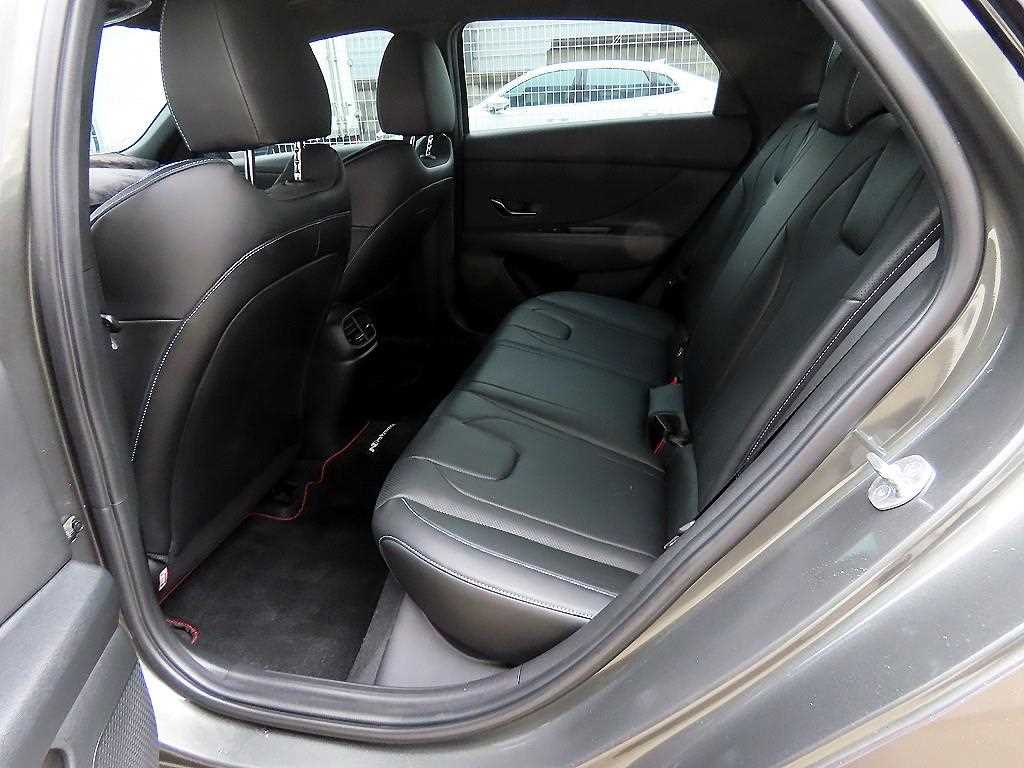 HYUNDAI Avante - Vista 6