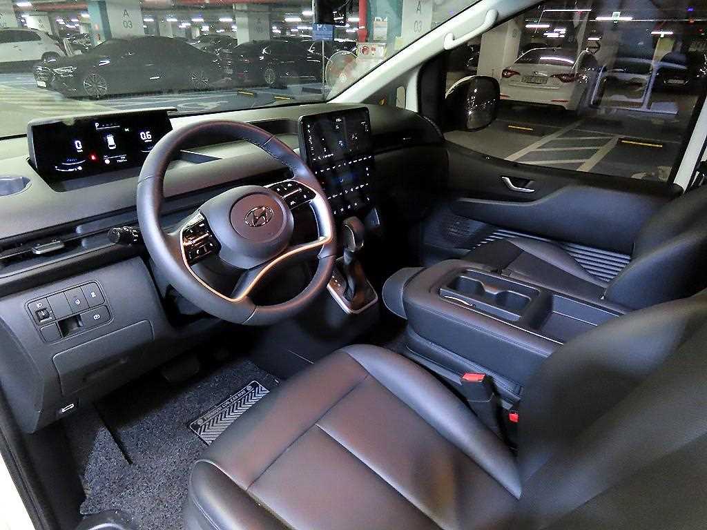 HYUNDAI Staria - Vista 10