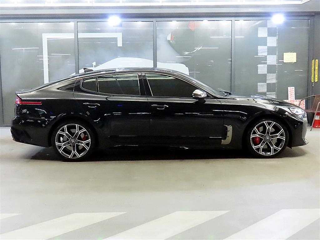 KIA Stinger - Vista 3