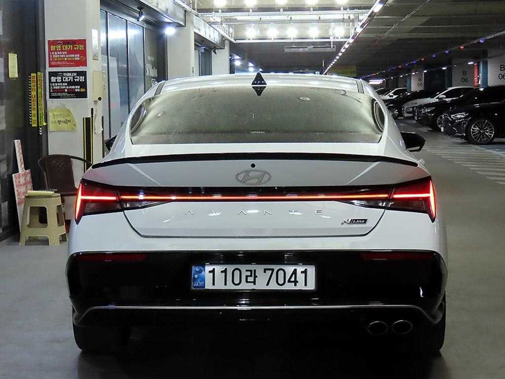 HYUNDAI Avante - Vista 5