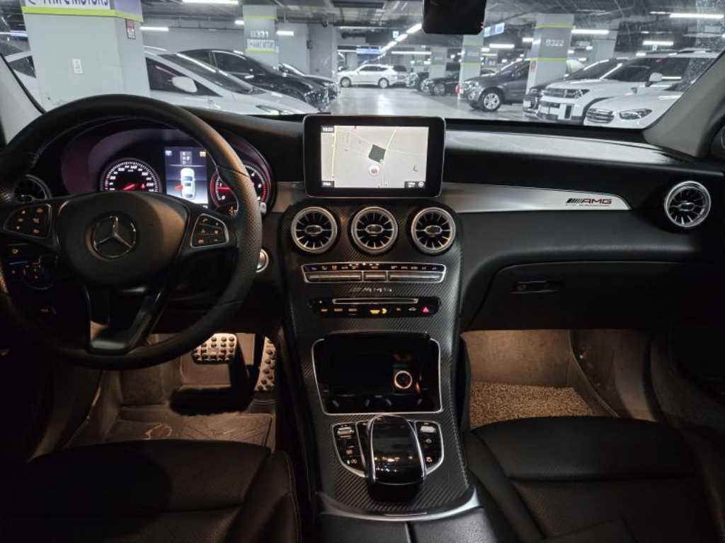 Mercedes Benz GLC Class - Vista 6