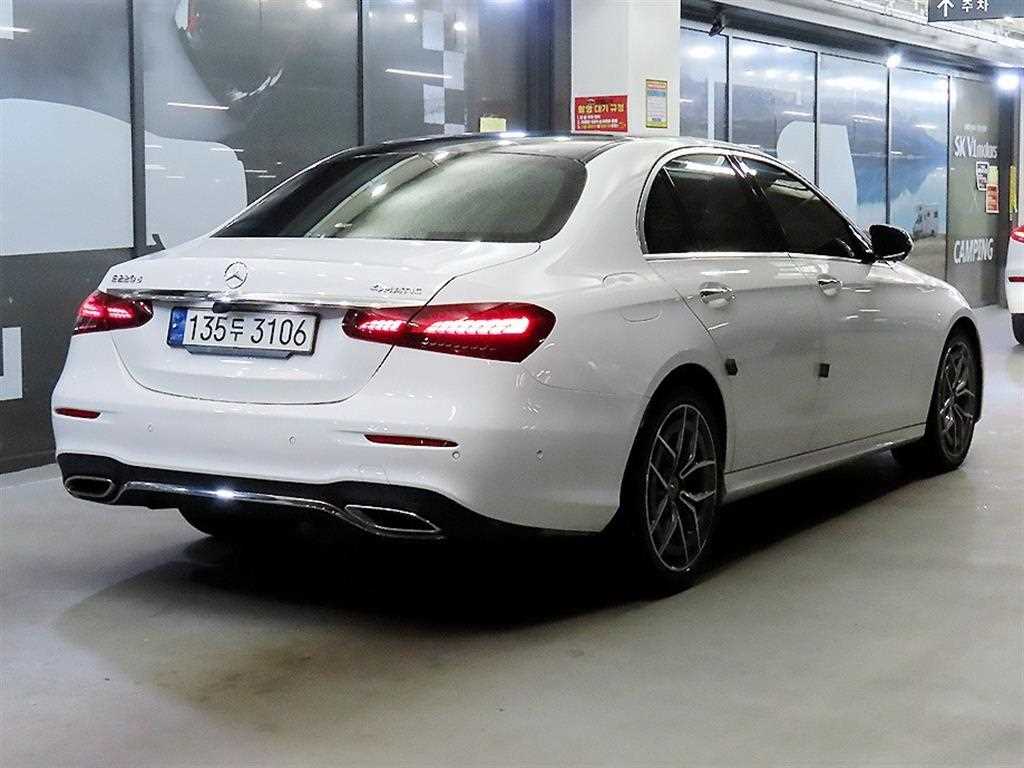 Mercedes Benz E class - Vista 4